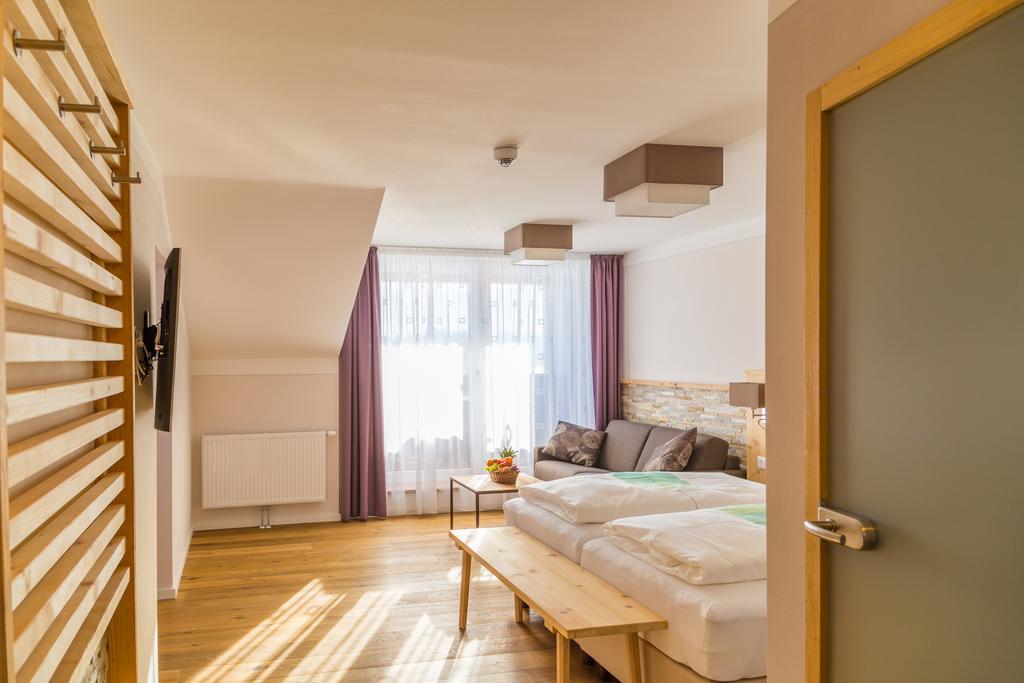 Hotel Christine Eisenberg  Εξωτερικό φωτογραφία